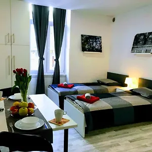 https://pula-center-apartments-and-rooms.in-istria.net