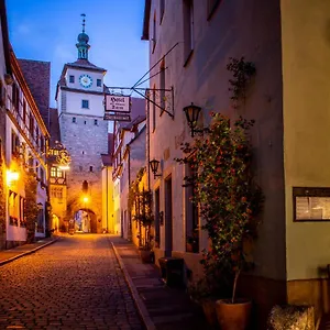 Gaestehaus Am Weissen Turm Hotel